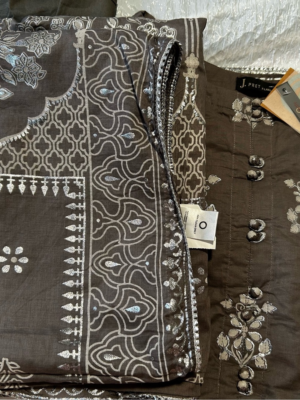 Pakistani Grey&silver Block Printed 3 pc Suit for Women in Size 16 by J.Pret - Picture 8 of 8